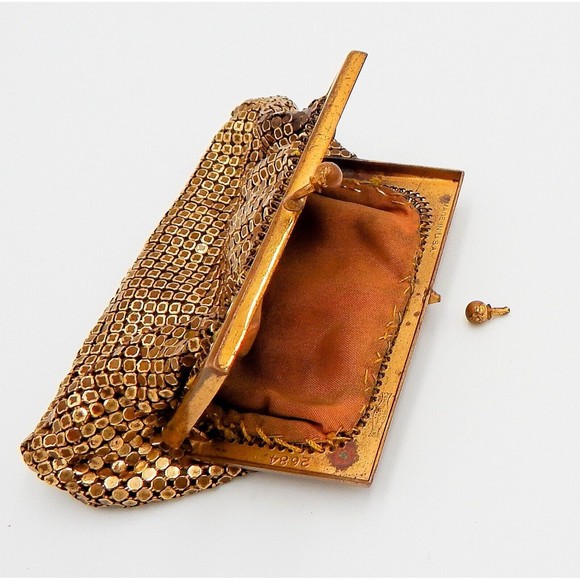 Whiting And Davis Coin Purse Women 2684 Gold Mesh Made in USA 3 x 4 Vintage - Picture 6 of 9